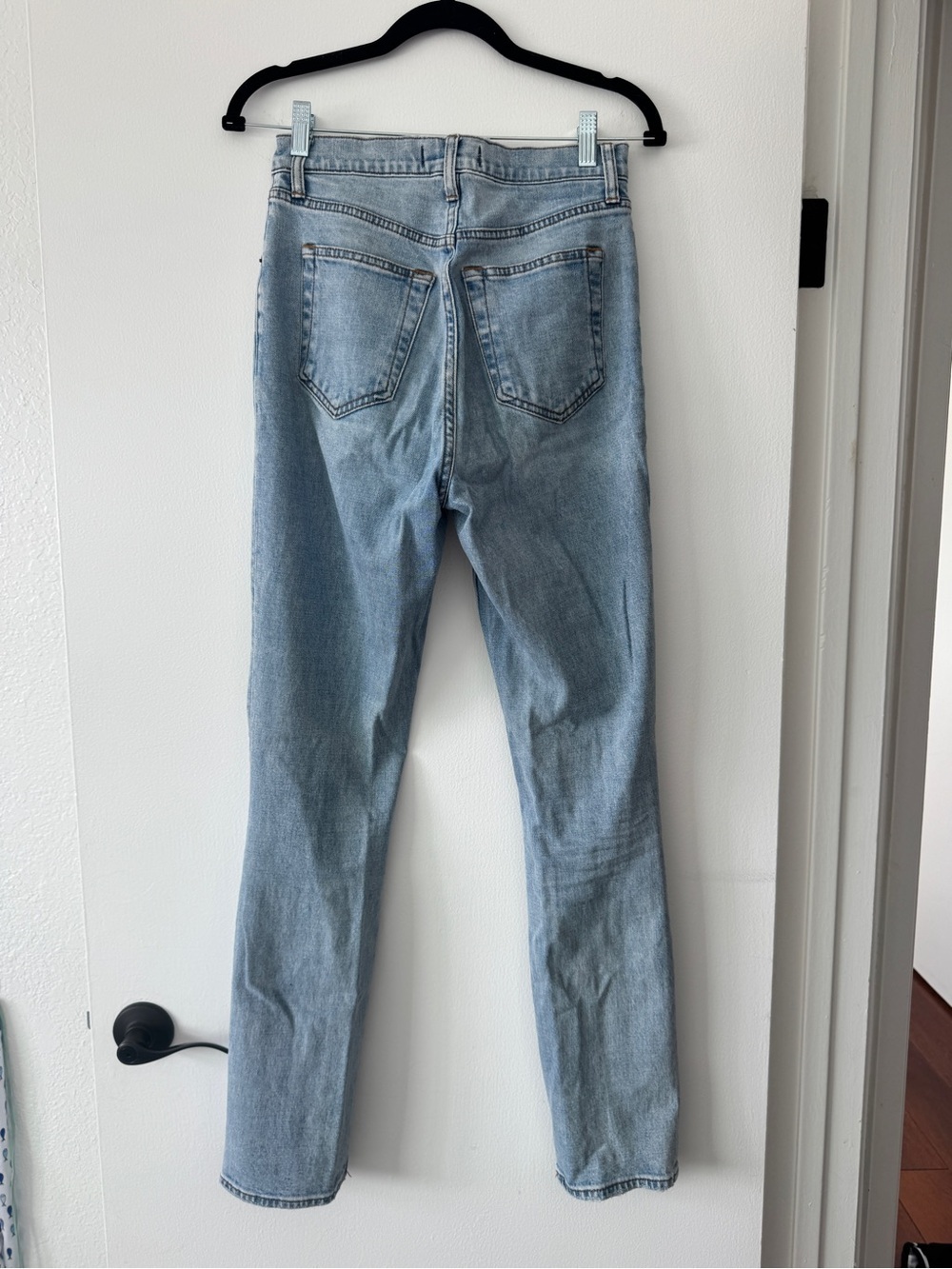 A&F Curve Love 90s Slim Straight Jeans | 27/4 | Ultra High Rise | Light Wash - Picture 2 of 4